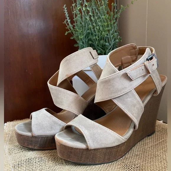 Women's Indigo Tan Wedge Sandals - Picture 1 of 7